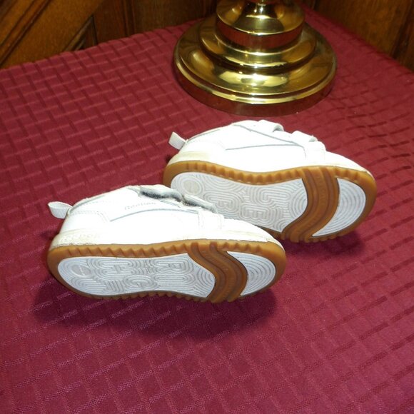 *** REEBOK ***Size 7 - Picture 2 of 2